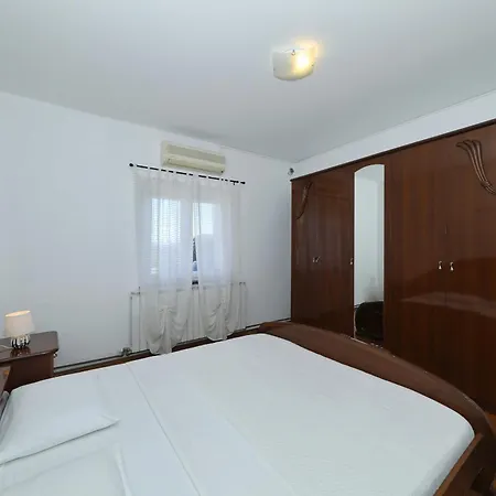 By The Sea Tkon, Pasman - 8302 Apartment