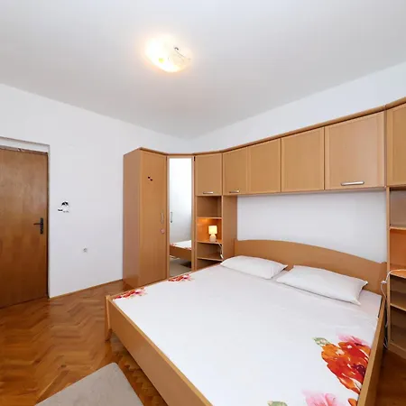 Apartment By The Sea Tkon, Pasman - 8302