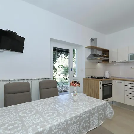 By The Sea Tkon, Pasman - 8302 Apartment *