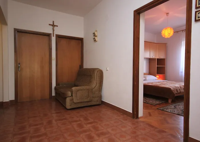 By The Sea Tkon, Pasman - 8302