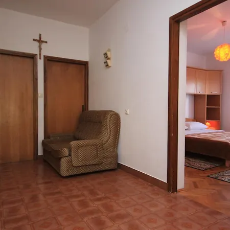 By The Sea Tkon, Pasman - 8302