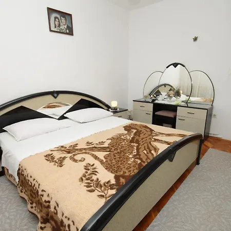 By The Sea Tkon, Pasman - 8302 Appartement